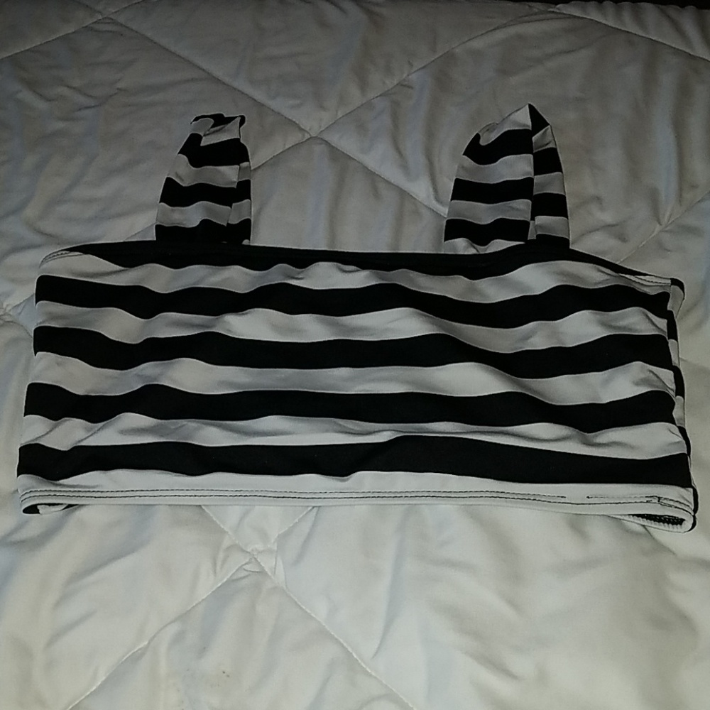 Black and white striped bikini top, no pads Size XL